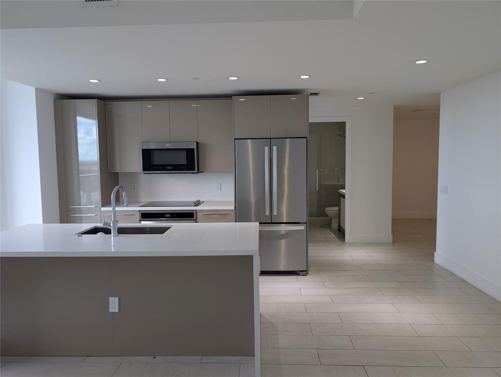 ONE METROPICA - Residential