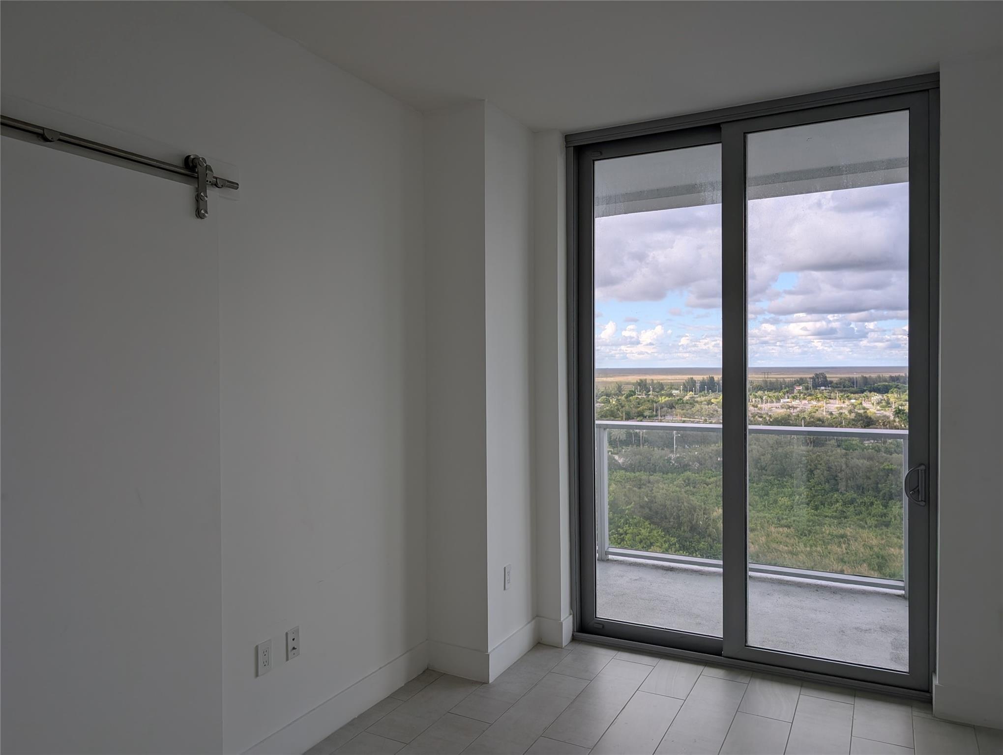 ONE METROPICA - Residential