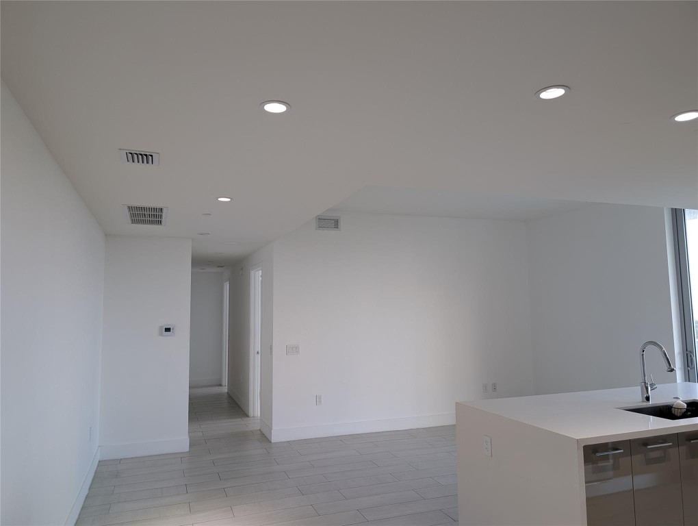 ONE METROPICA - Residential