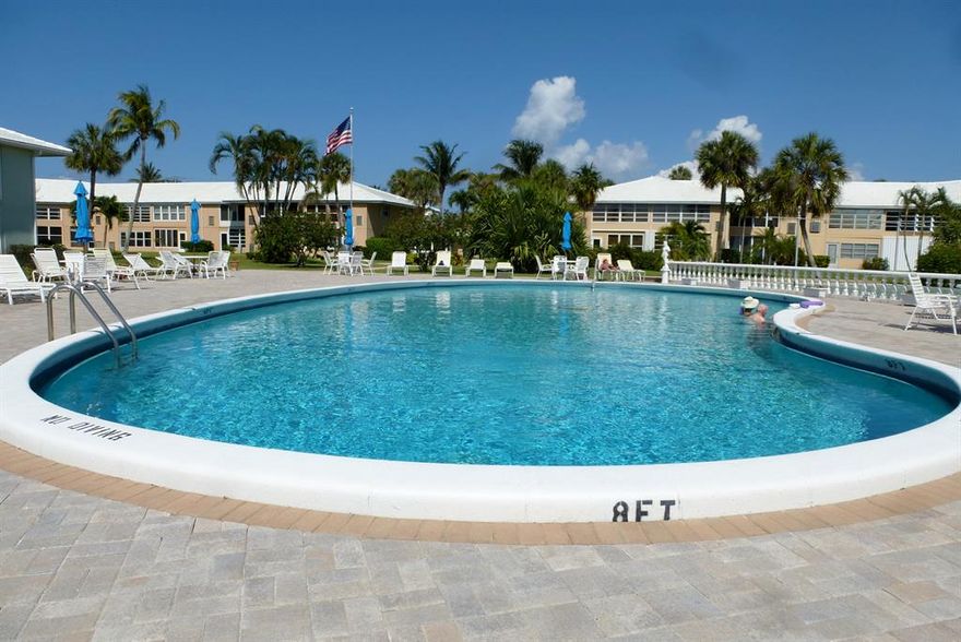 NICE FIRST FLOOR 2 BEDROOM CONDO IN 55+ COMMUNITY.