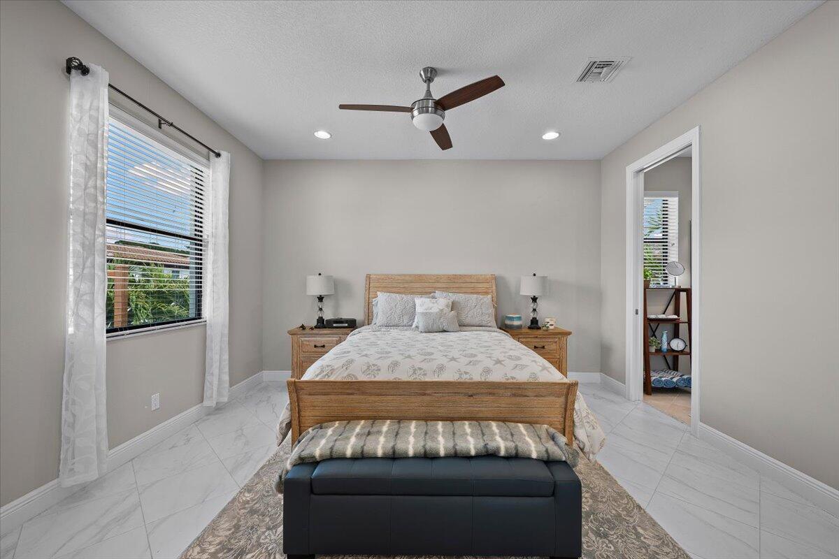 ALTON NEIGHBORHOOD 1 - Residential Lease