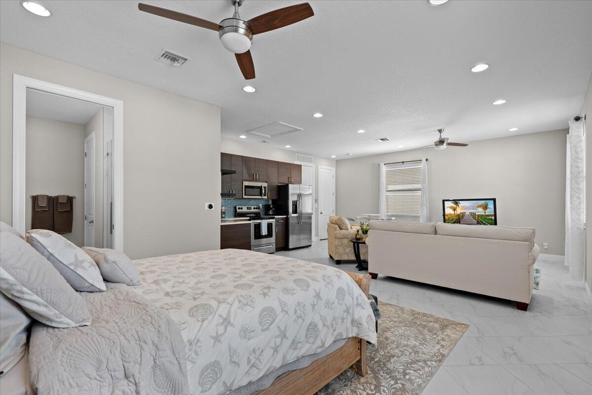 ALTON NEIGHBORHOOD 1 - Residential Lease