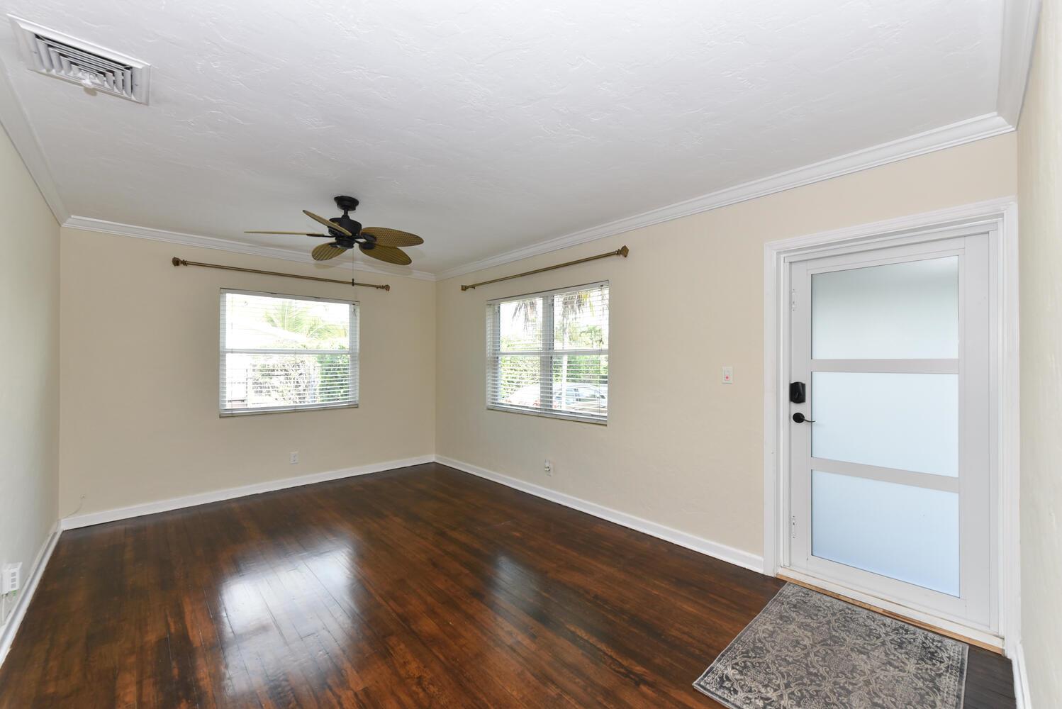 View photos, virtual tours, details... 340 Russlyn Drive