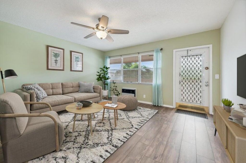 Photo of 98 Ventnor E #98, Deerfield Beach, FL 33442 (MLS # R11168715)