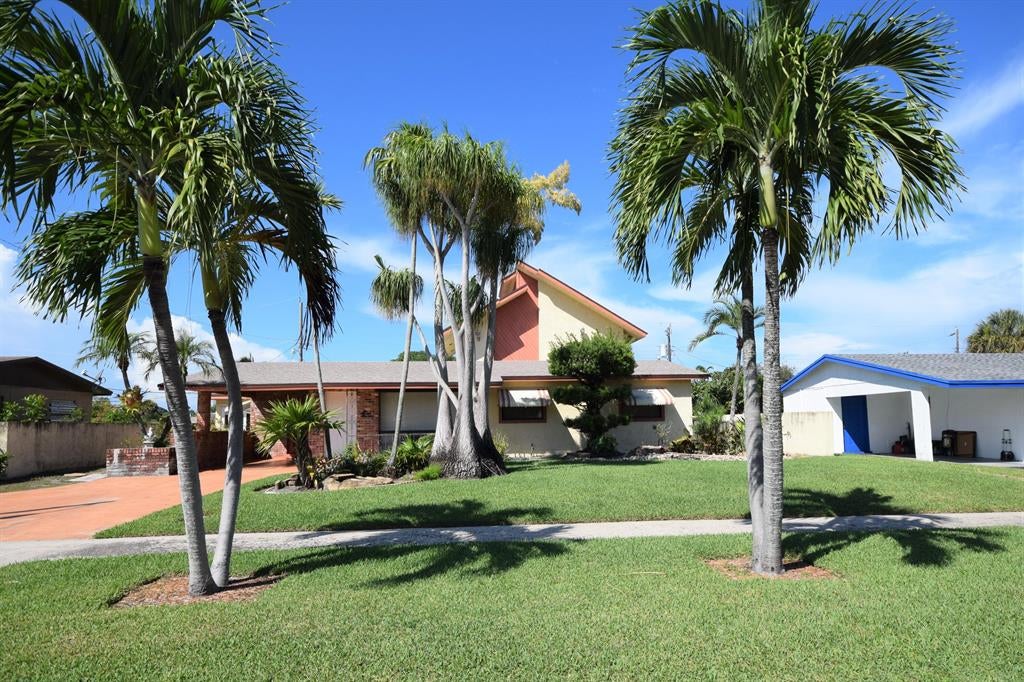 Photo of 129 NE 5th Street, Deerfield Beach, FL 33441 (MLS # R10751597)