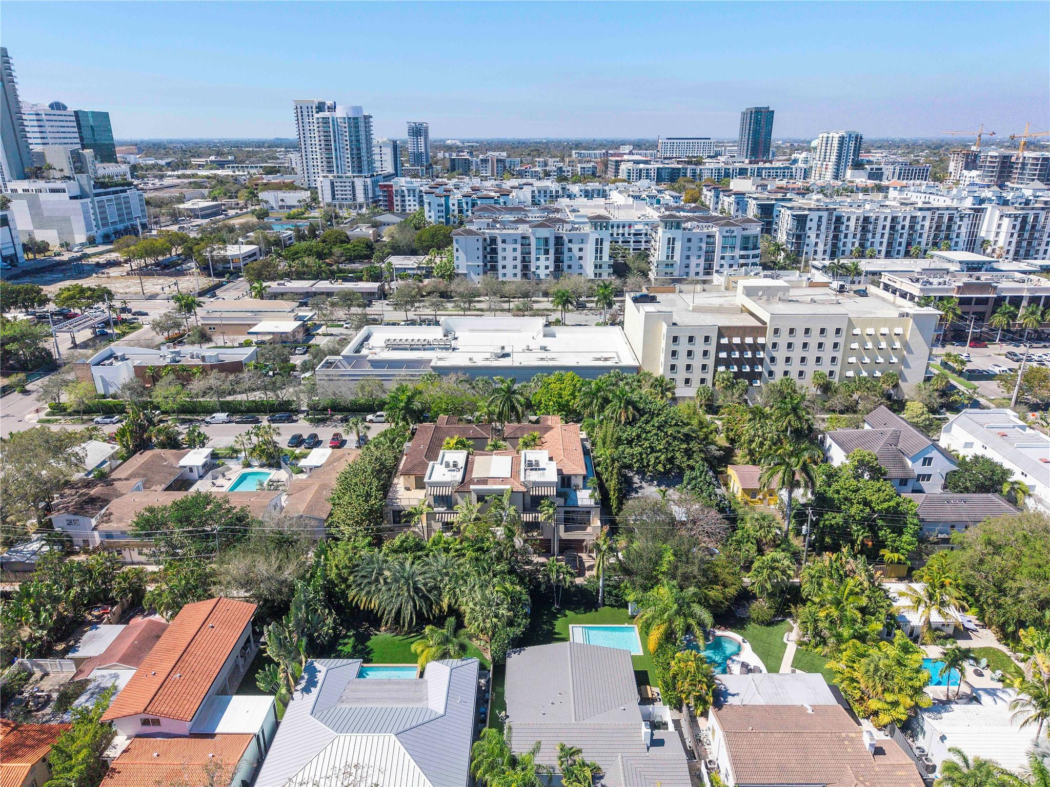 Courtyard Townhomes - Residential