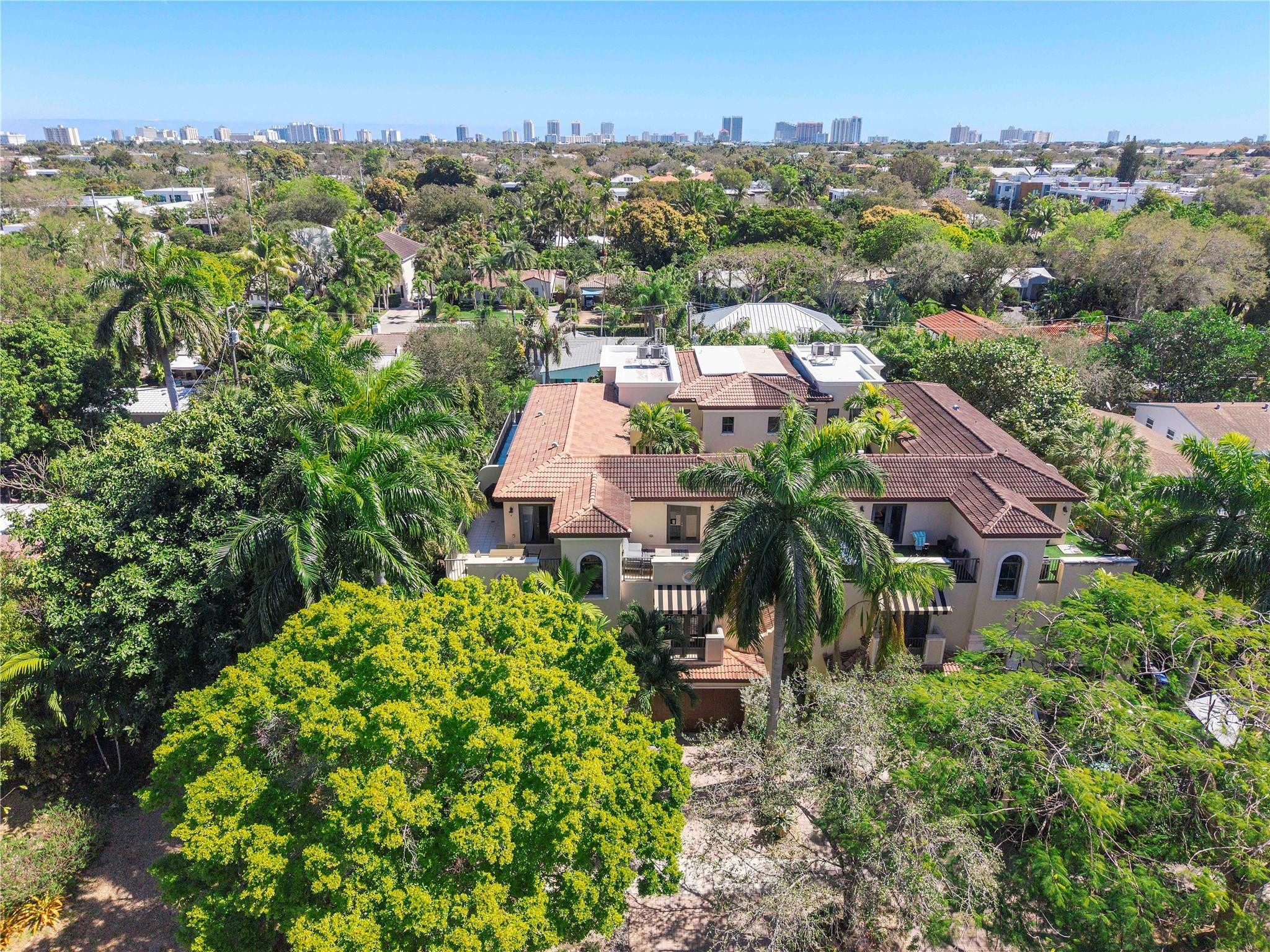 Courtyard Townhomes - Residential