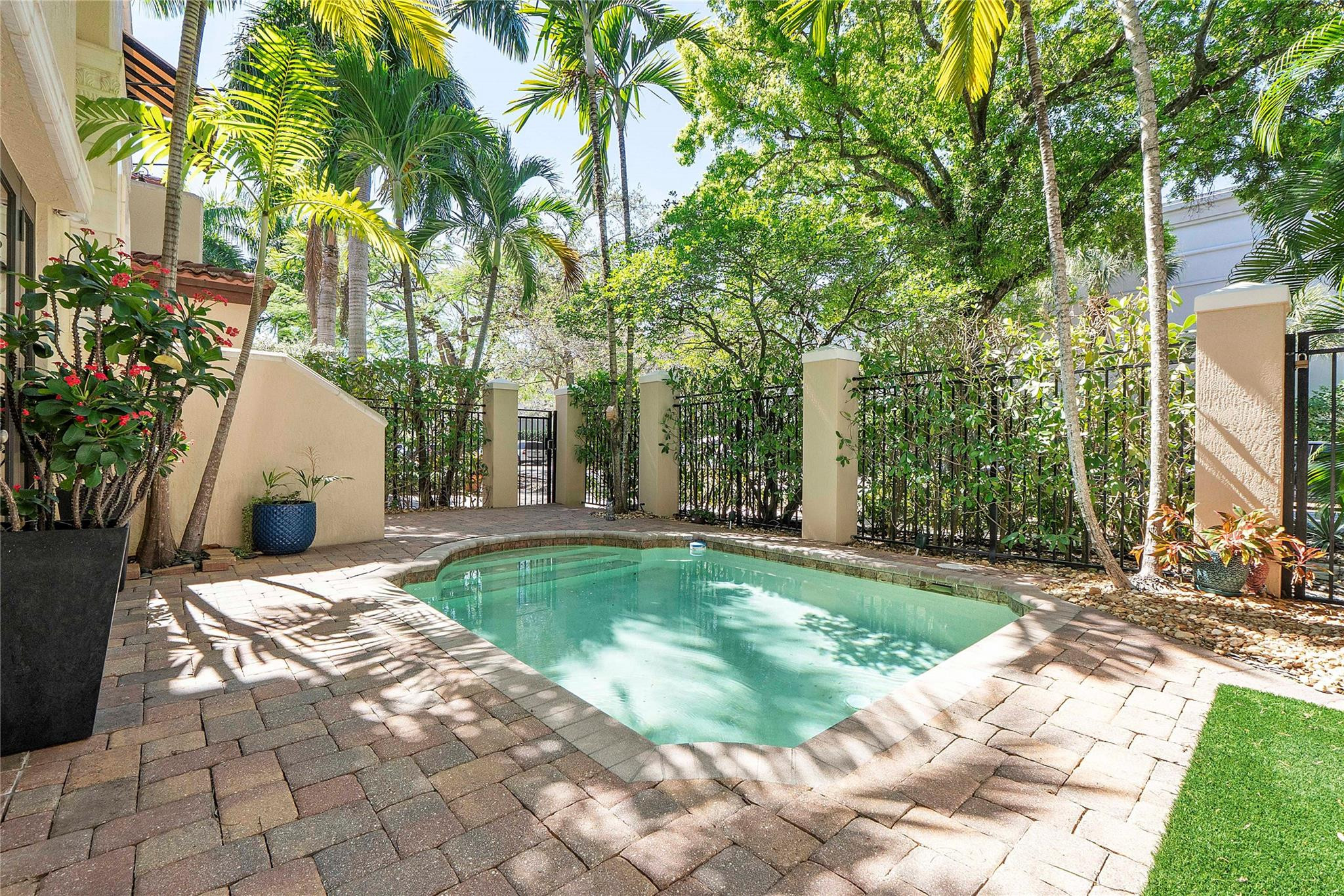 430 NE 7th Avenue 430