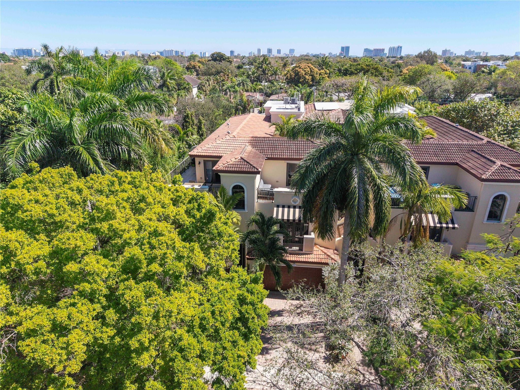 Courtyard Townhomes - Residential