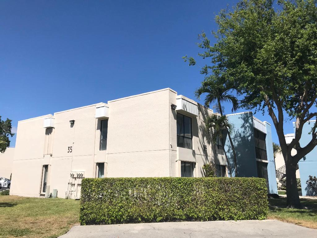 TOWN & COUNTRY ESTATES CONDO - Residential Lease