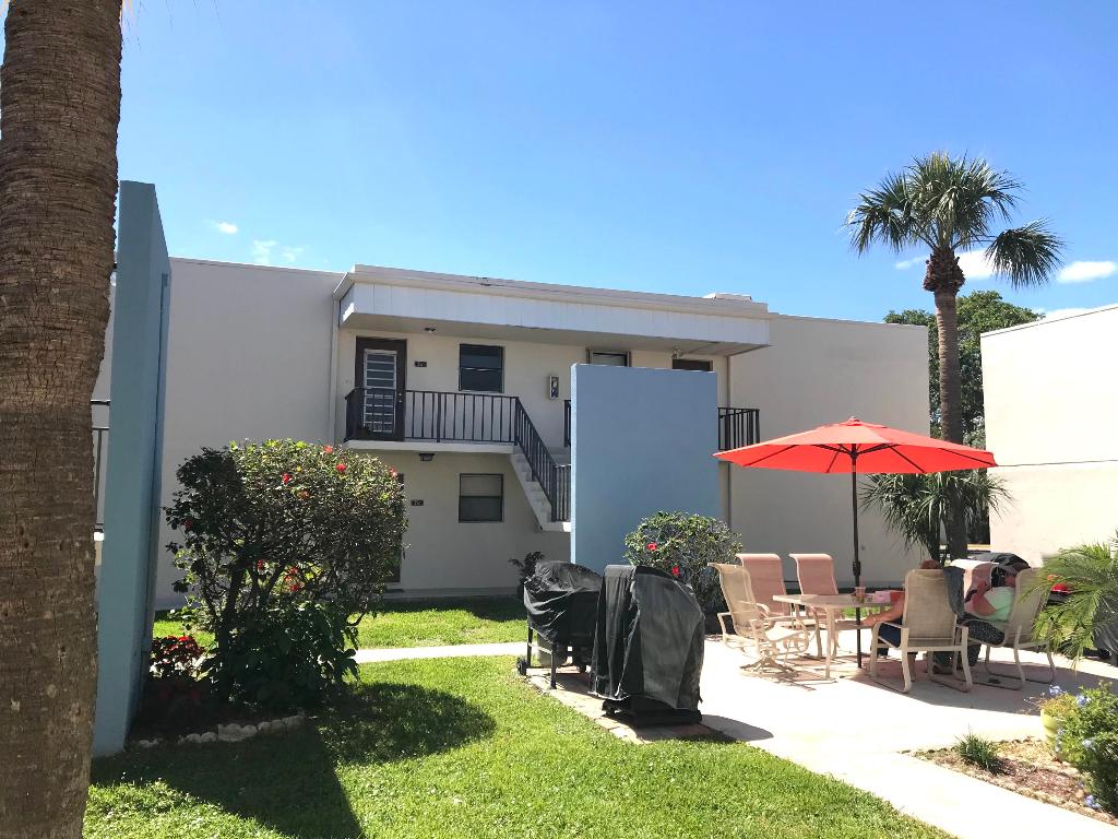 TOWN & COUNTRY ESTATES CONDO - Residential Lease