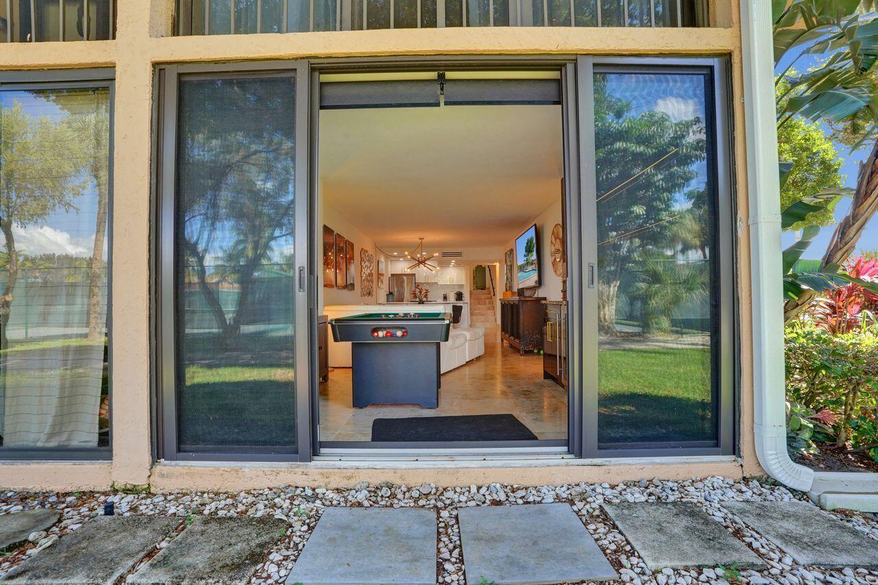 LAVERS DELRAY RACQUET CLU - Residential Lease