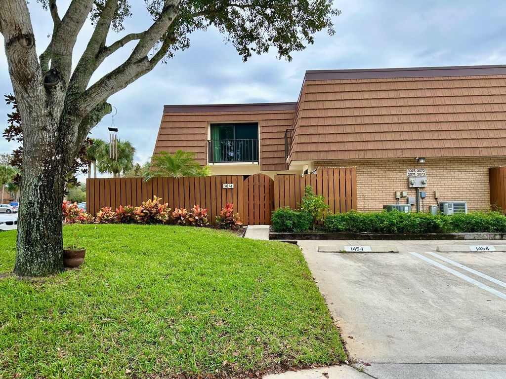 Photo of 3074 30th Court, Jupiter, FL 33477 (MLS # R10940690)