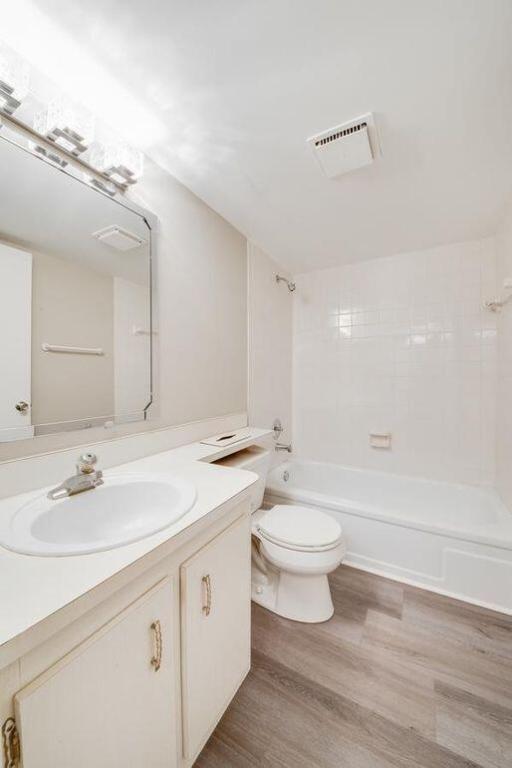 VILLAGES OF ORIOLE ABBEY CONDO - Residential Lease