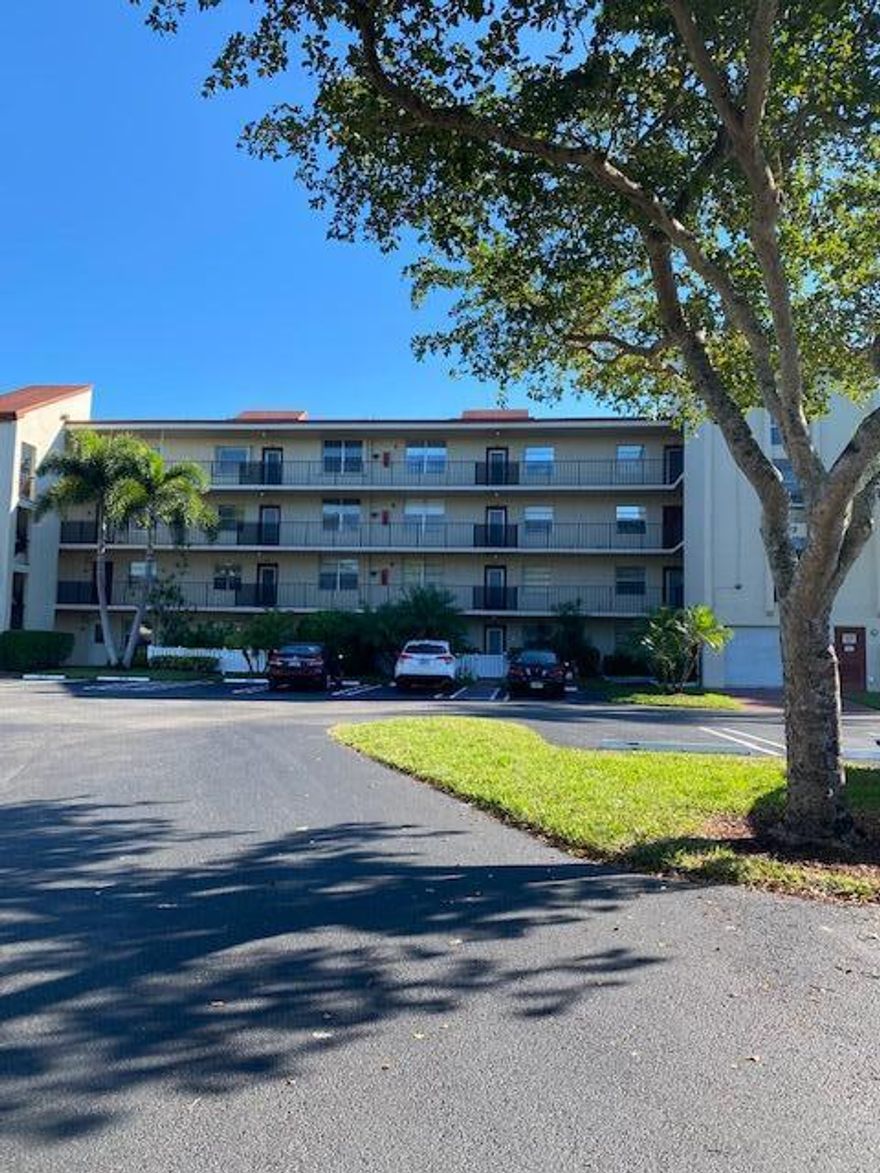 55+ CONDO, ELEVATOR, INCLUDES CABLE/HBO AND INTERNET, PEST CONTROL, WATER, EXCELLENT LOCATION, NEAR CLUBHOUSE, 2 POOLS, FITNESS ROOM, BILLIARDS,WALKING DISTANCE TO PUBLIX SHOPPING CENTER, MOVIES,DUNKIN DOUGHNUT,WALGREENS, NEW McDONALDS, WORSHIP,RESTAURANTS.1 MILE TO TURNPIKE, 3 MILES TO 95, 5 MILES TO OCEAN