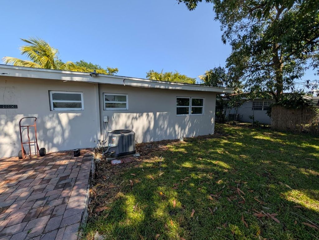Photo of 180 Penn Way, Fort Lauderdale, FL 33312 (MLS # B26036711)
