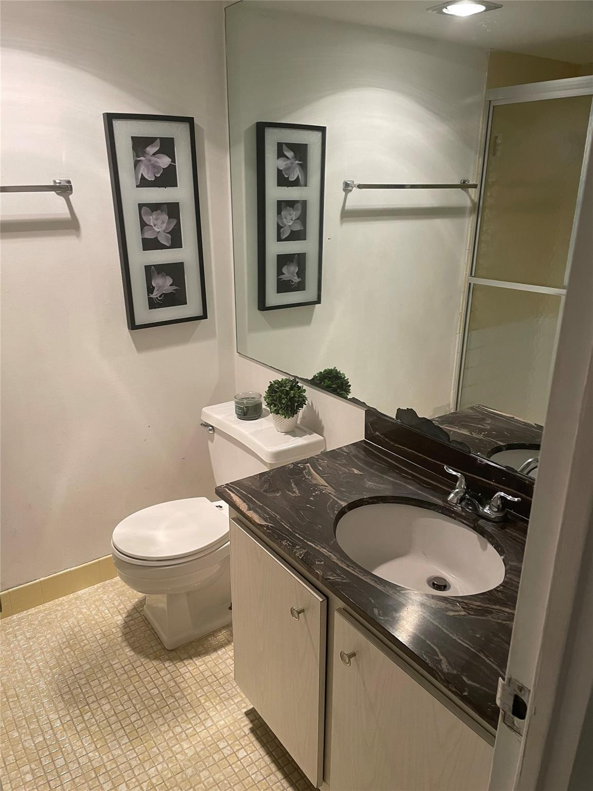 winston towers - Residential