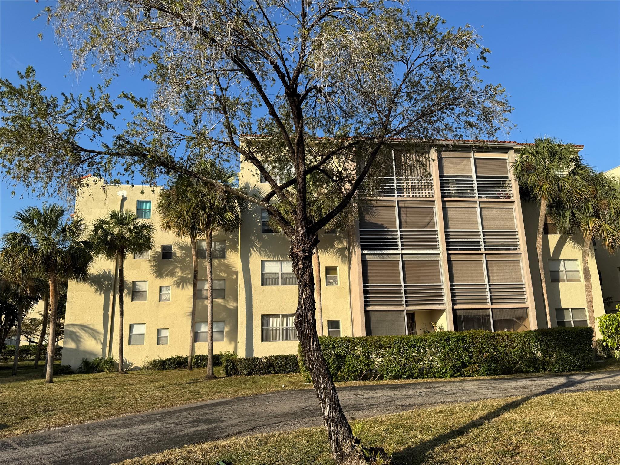 Lovely 2 bedroom 2 bath condo located on the 2nd floor is available for sale or rent. Home offers a spacious layout, relaxing lake views, and a screened balcony. Laminate flooring throughout, updated primary bathroom, and stainless steel appliances in the kitchen. Amenities include a community pool, clubhouse, fitness center, elevator, and more. Conveniently located near shopping, dining, highway, and public transportation. No rental restrictions—perfect opportunity for investors! Association requires a 650+ credit score. All ages welcome. Don't miss this great opportunity! Schedule a tour today!