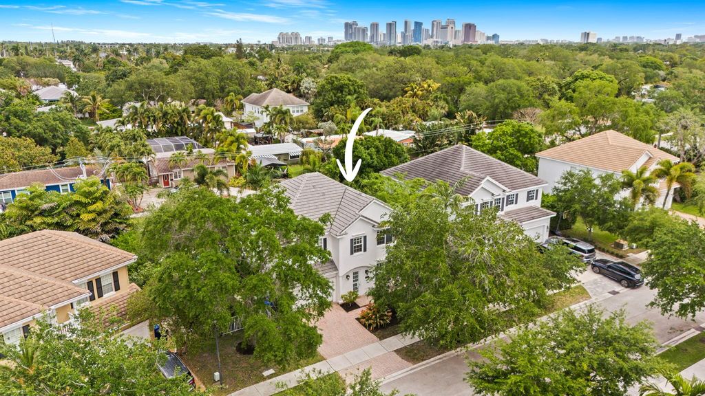 Photo of 1421 SW 20th Court, Fort Lauderdale, FL 33315 (MLS # B26018609)