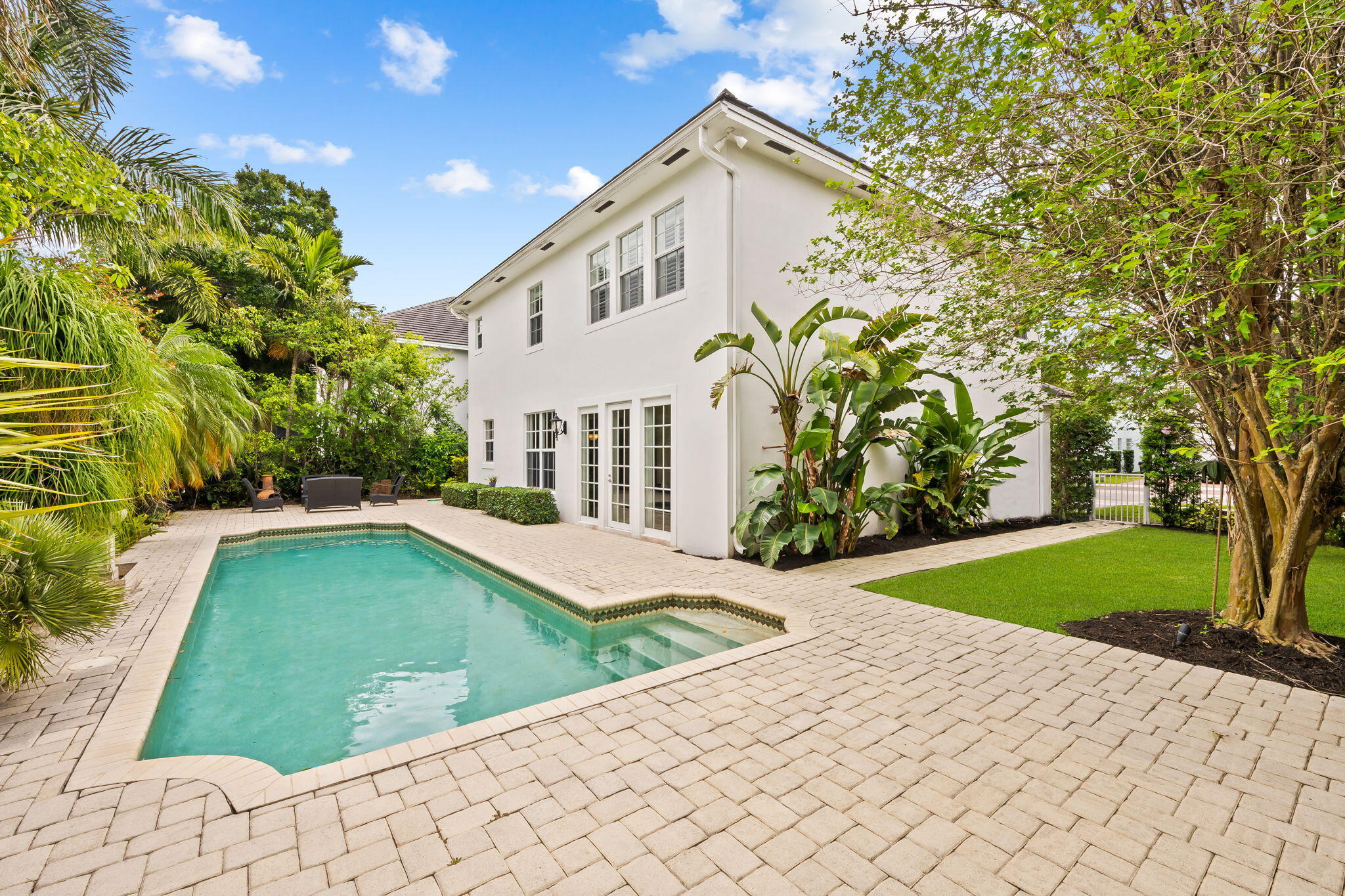 RIVER OAKS - Residential