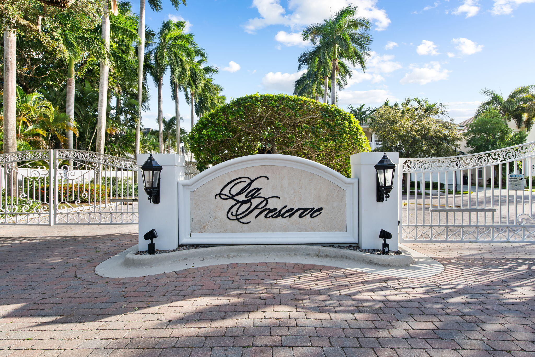 RIVER OAKS - Residential