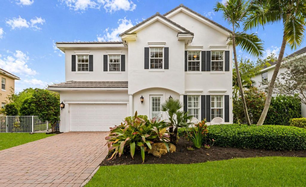 Photo of 1421 SW 20th Court, Fort Lauderdale, FL 33315 (MLS # B26018609)