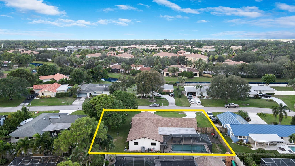 Photo of 4186 Magnolia Street, Palm Beach Gardens, FL 33418 (MLS # R10938196)
