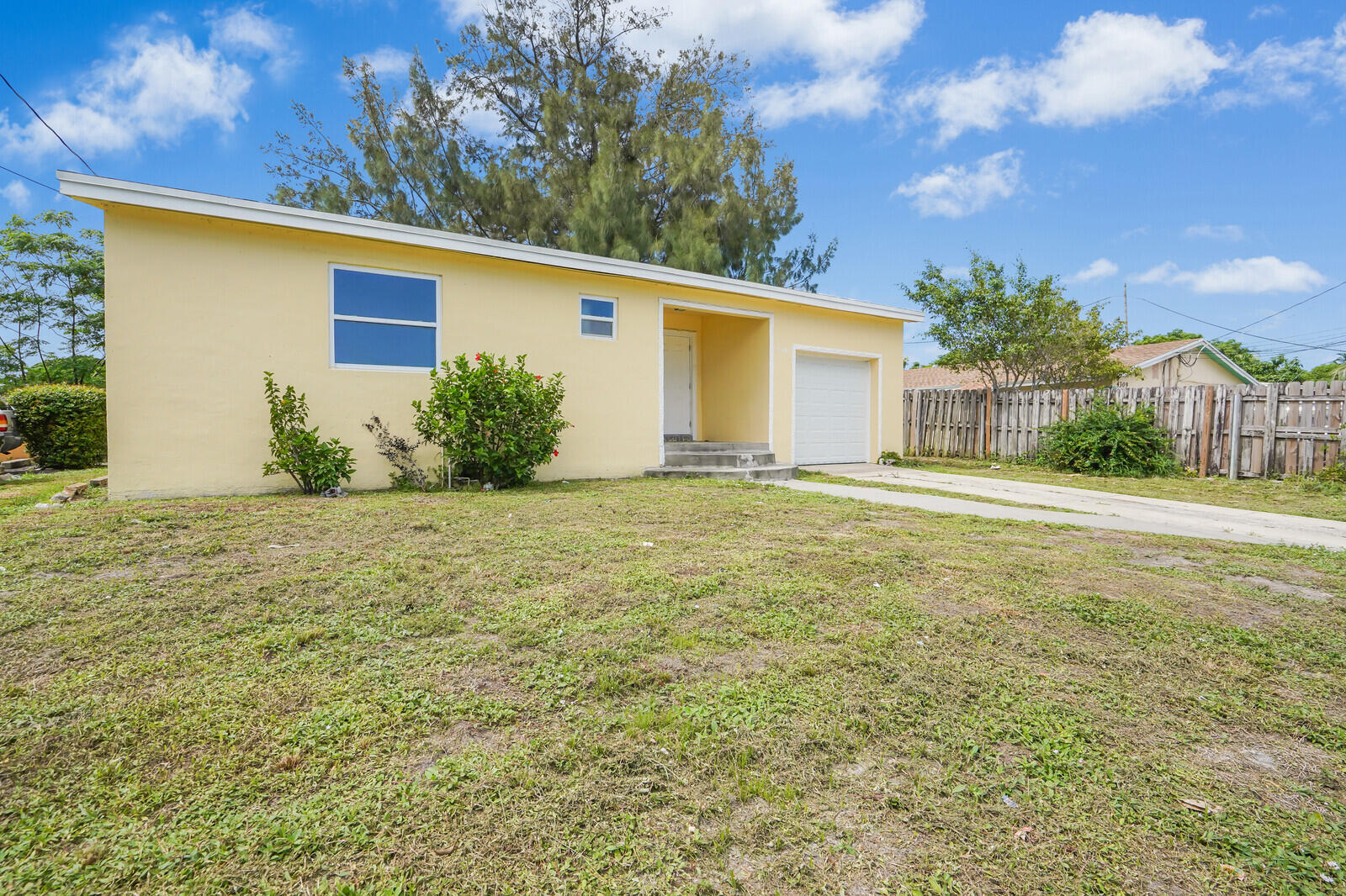 View photos, virtual tours, details... 4301 Pinewood Avenue