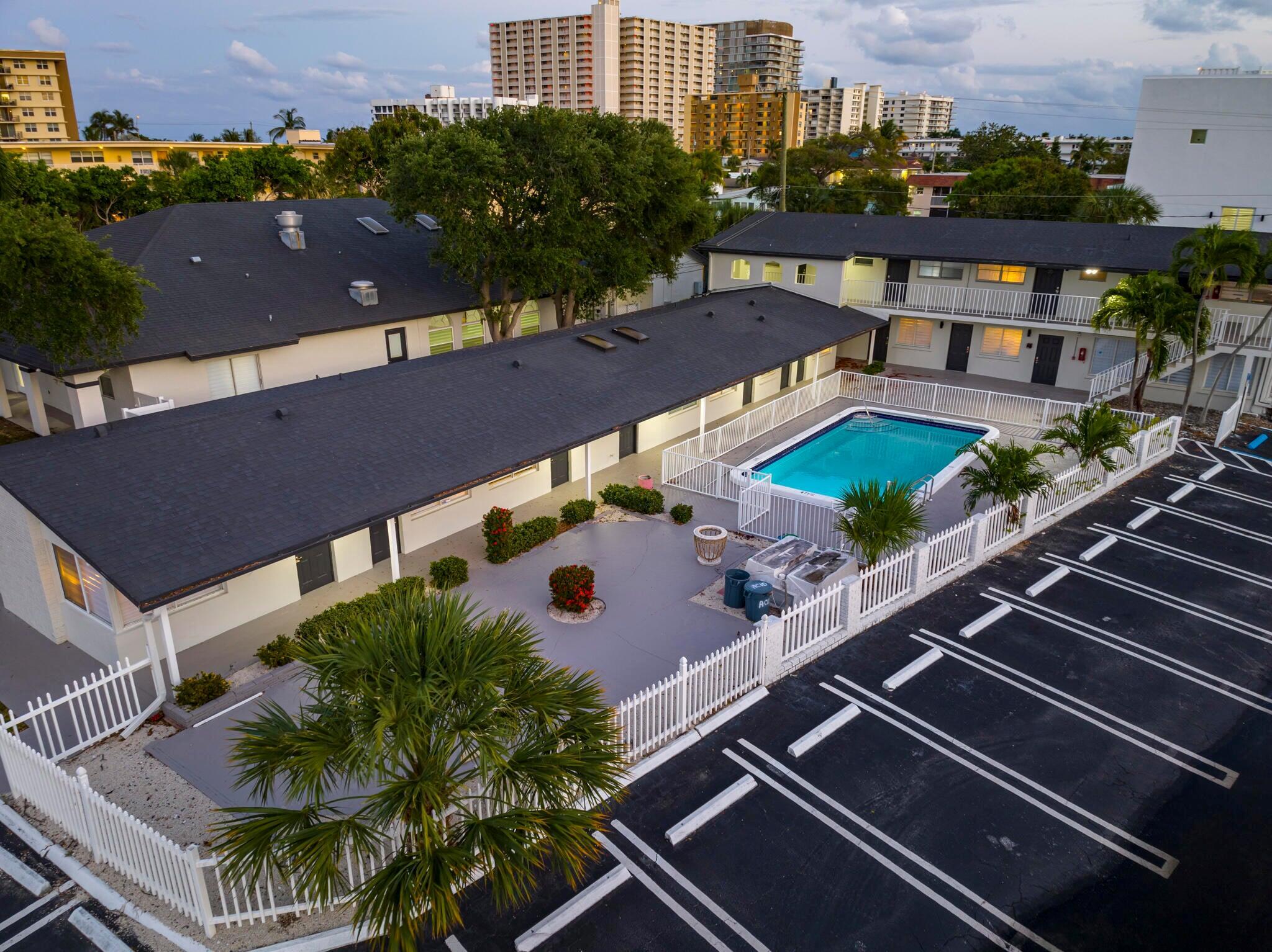 1020 N Riverside Drive 4