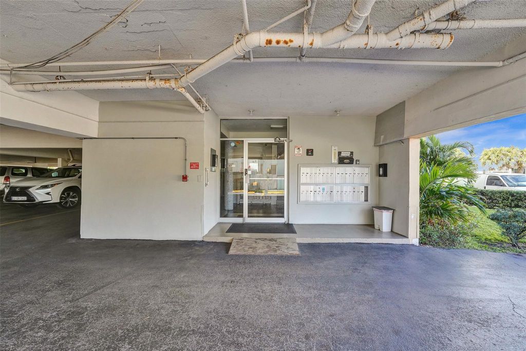 Photo of 2010 Fillmore St #202, Hollywood, FL 33020 (MLS # F10532130)