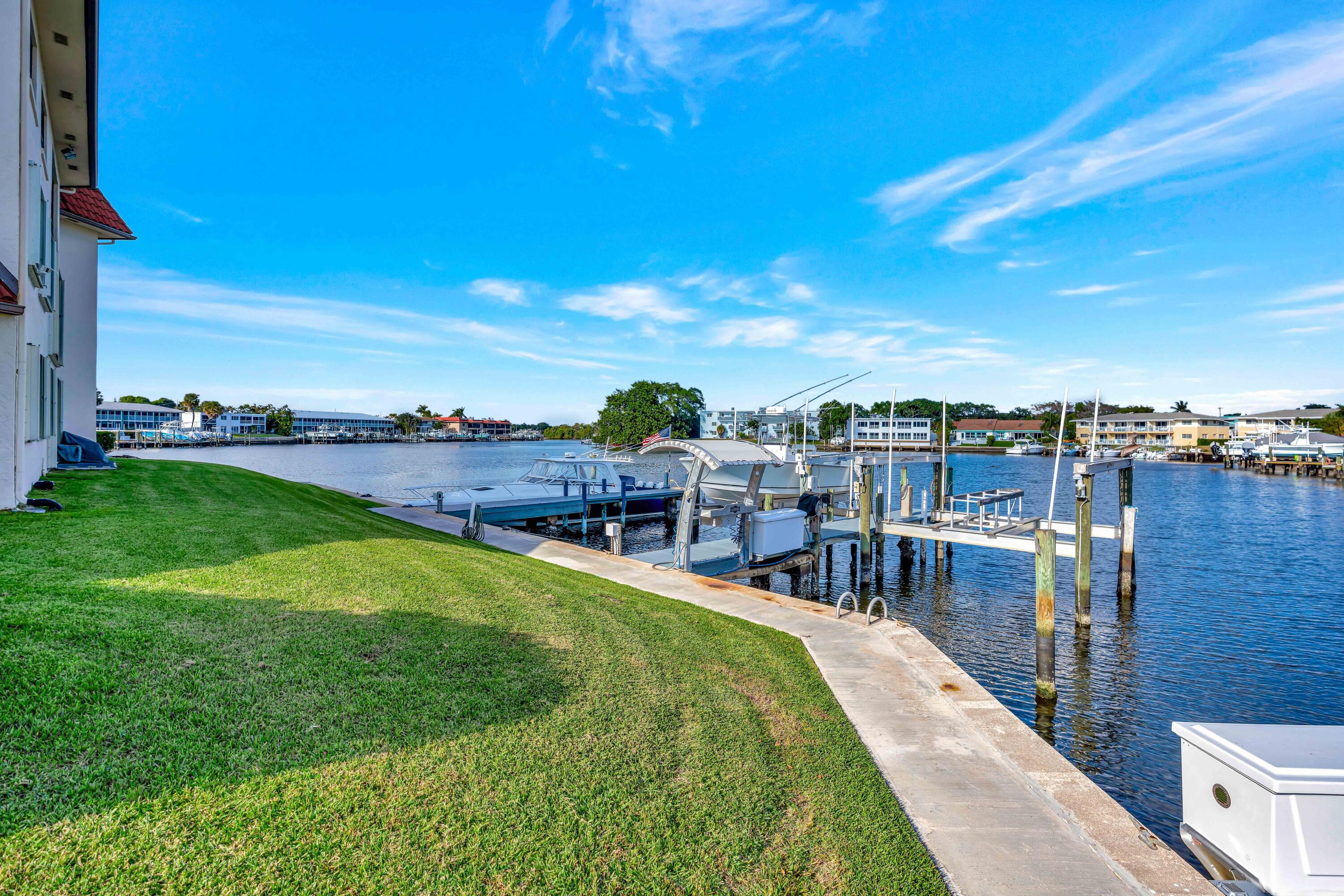 NORTHLAKE CONDO - Residential