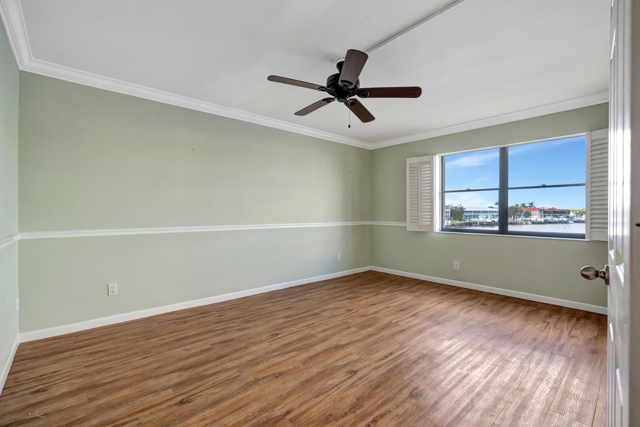 NORTHLAKE CONDO - Residential