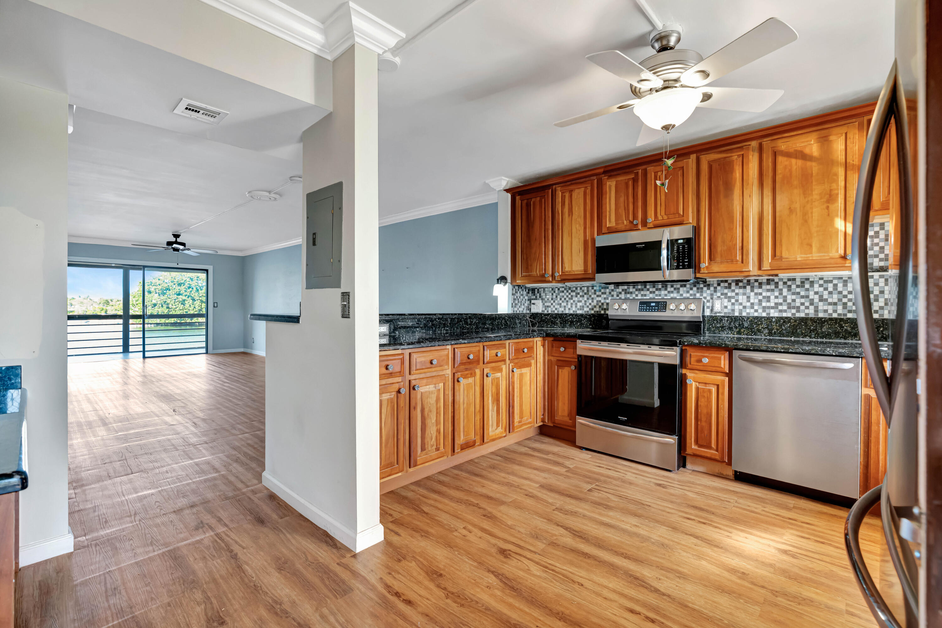 NORTHLAKE CONDO - Residential