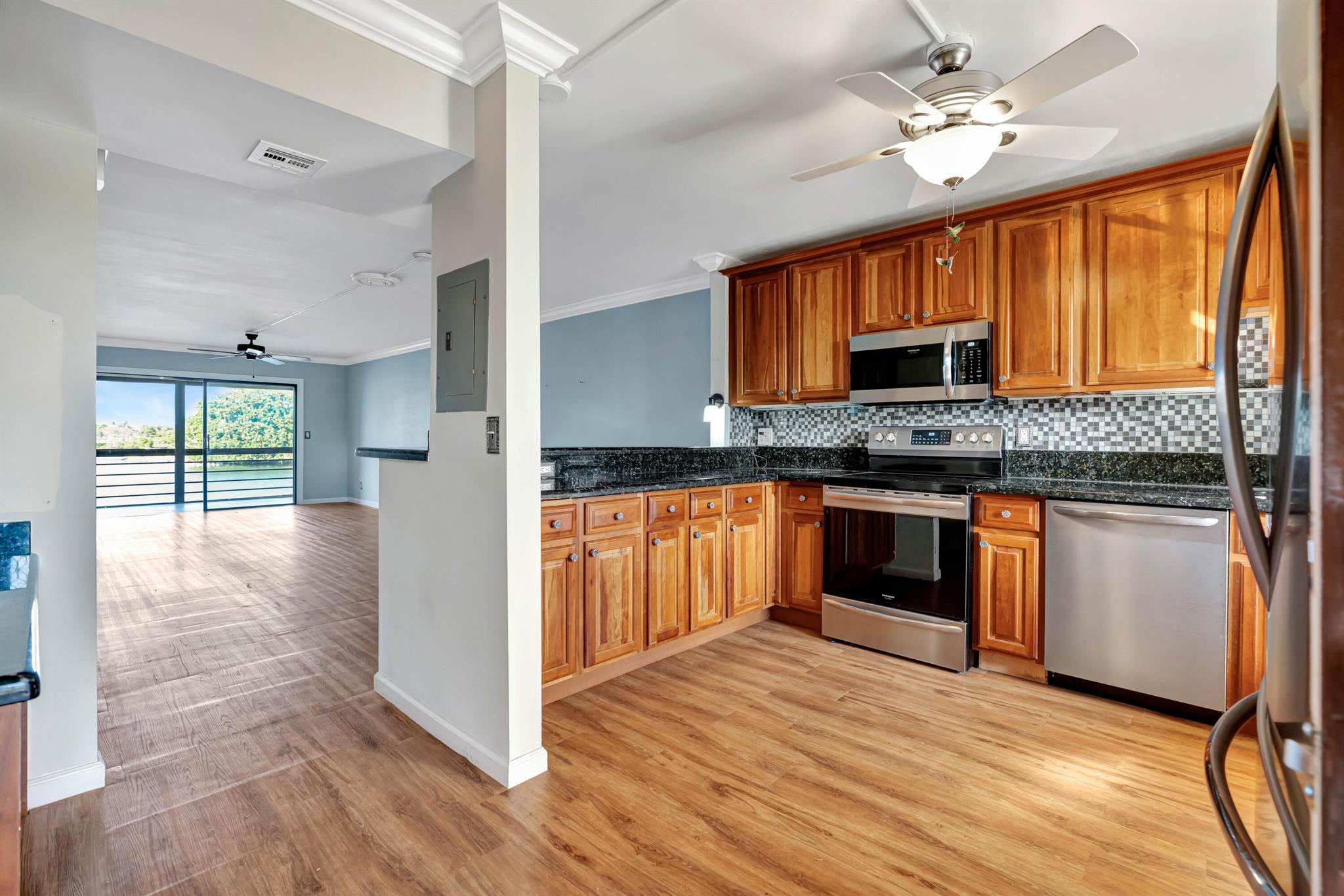 NORTHLAKE CONDO - Residential