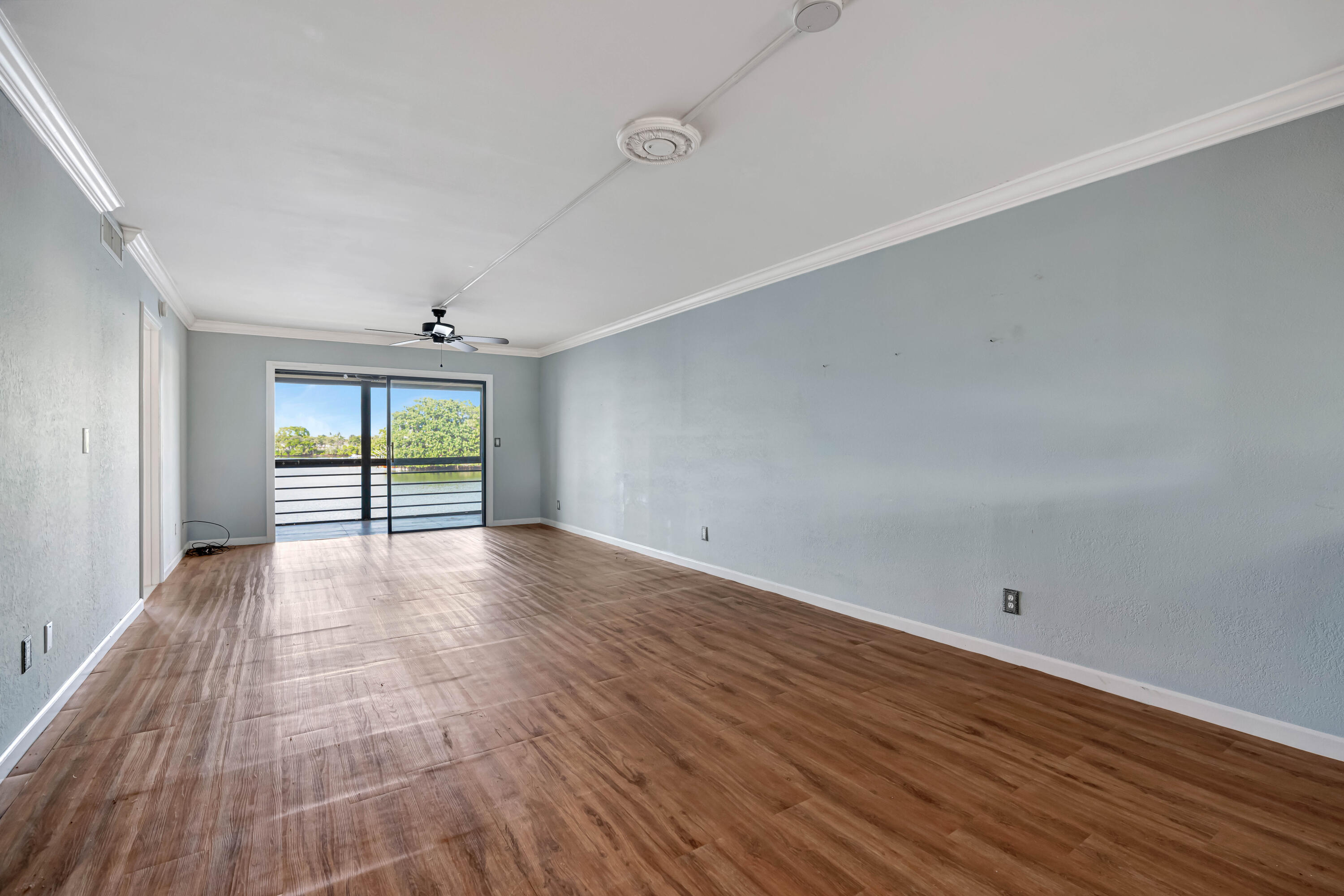 NORTHLAKE CONDO - Residential