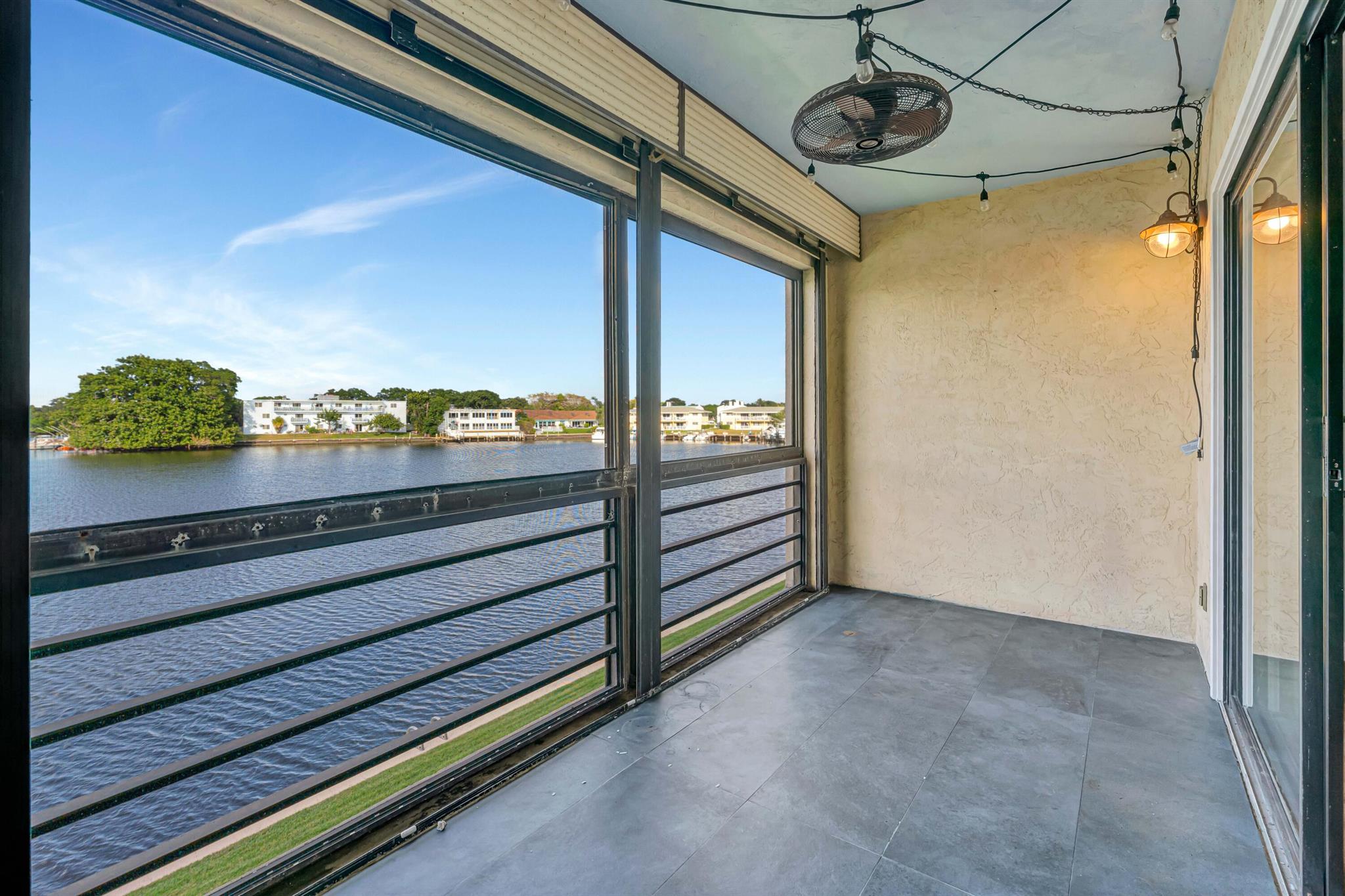 NORTHLAKE CONDO - Residential