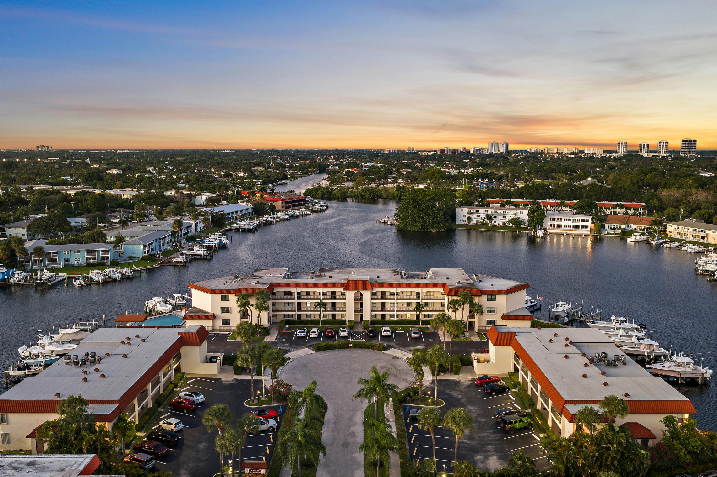 NORTHLAKE CONDO - Residential