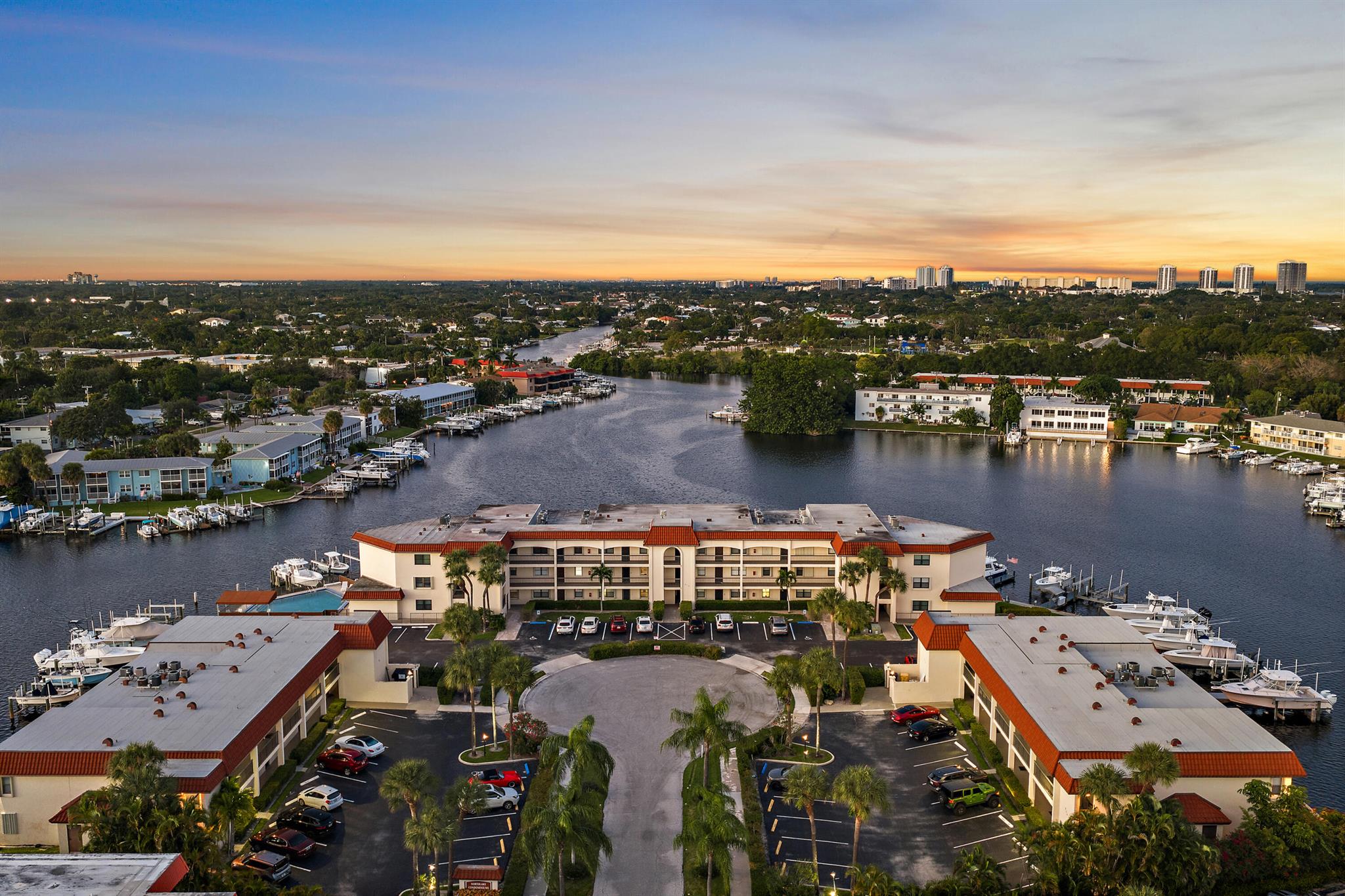 NORTHLAKE CONDO - Residential