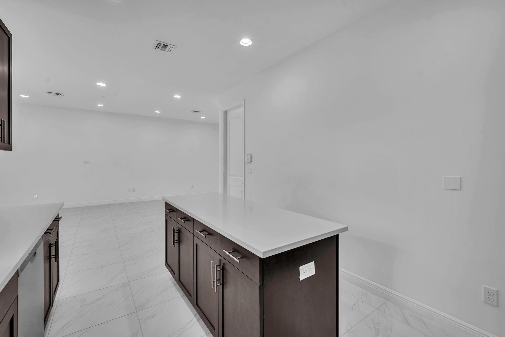 IN THE PINES - Residential Lease