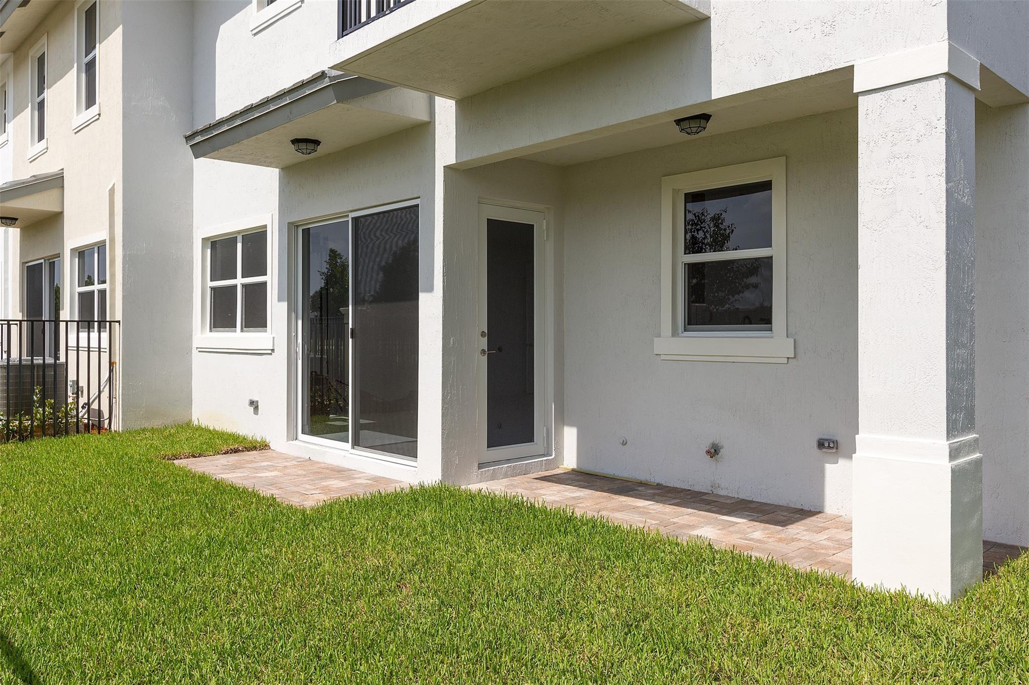 IN THE PINES - Residential Lease