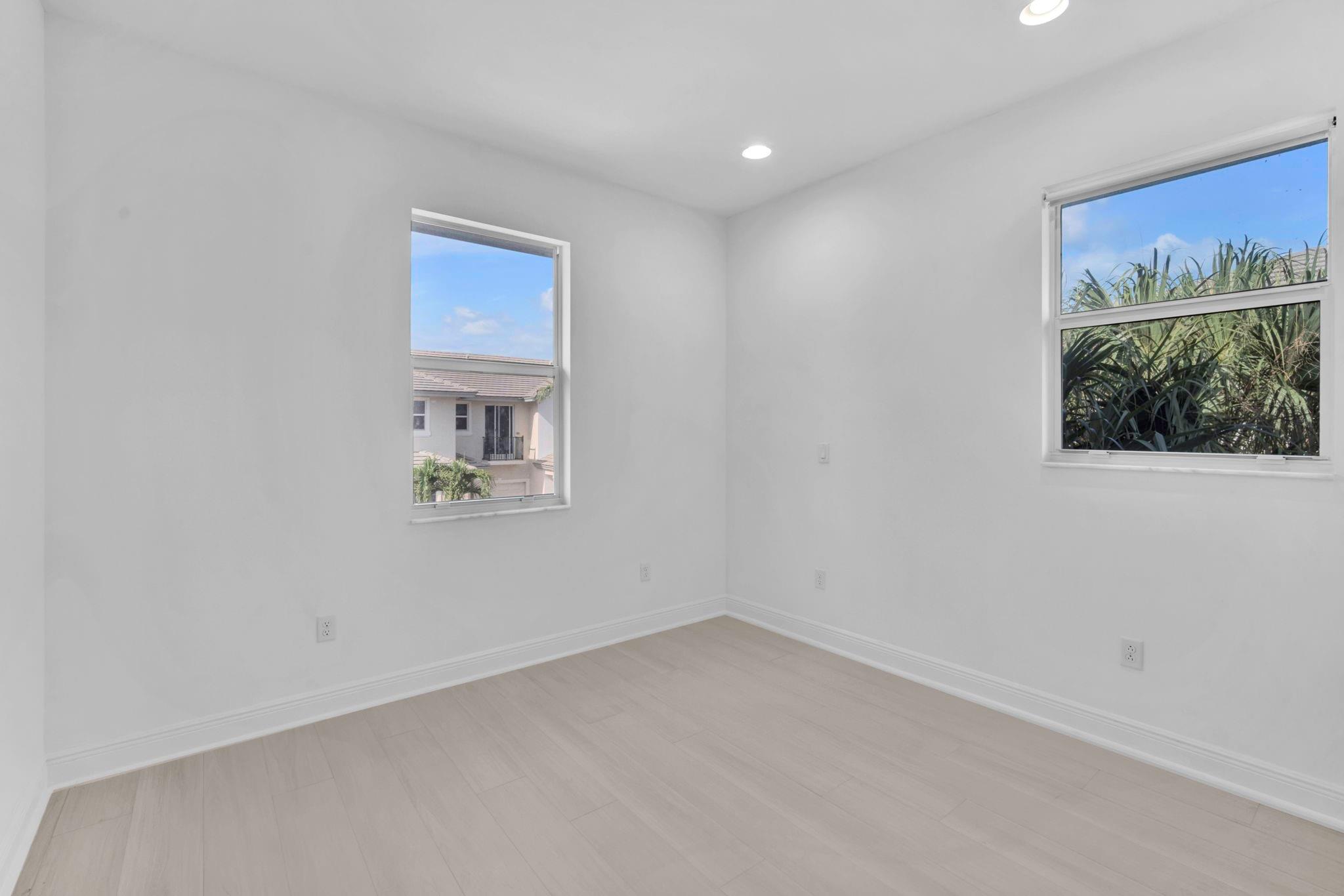 IN THE PINES - Residential Lease