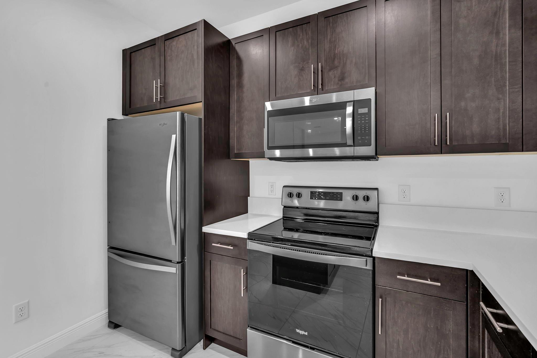 IN THE PINES - Residential Lease