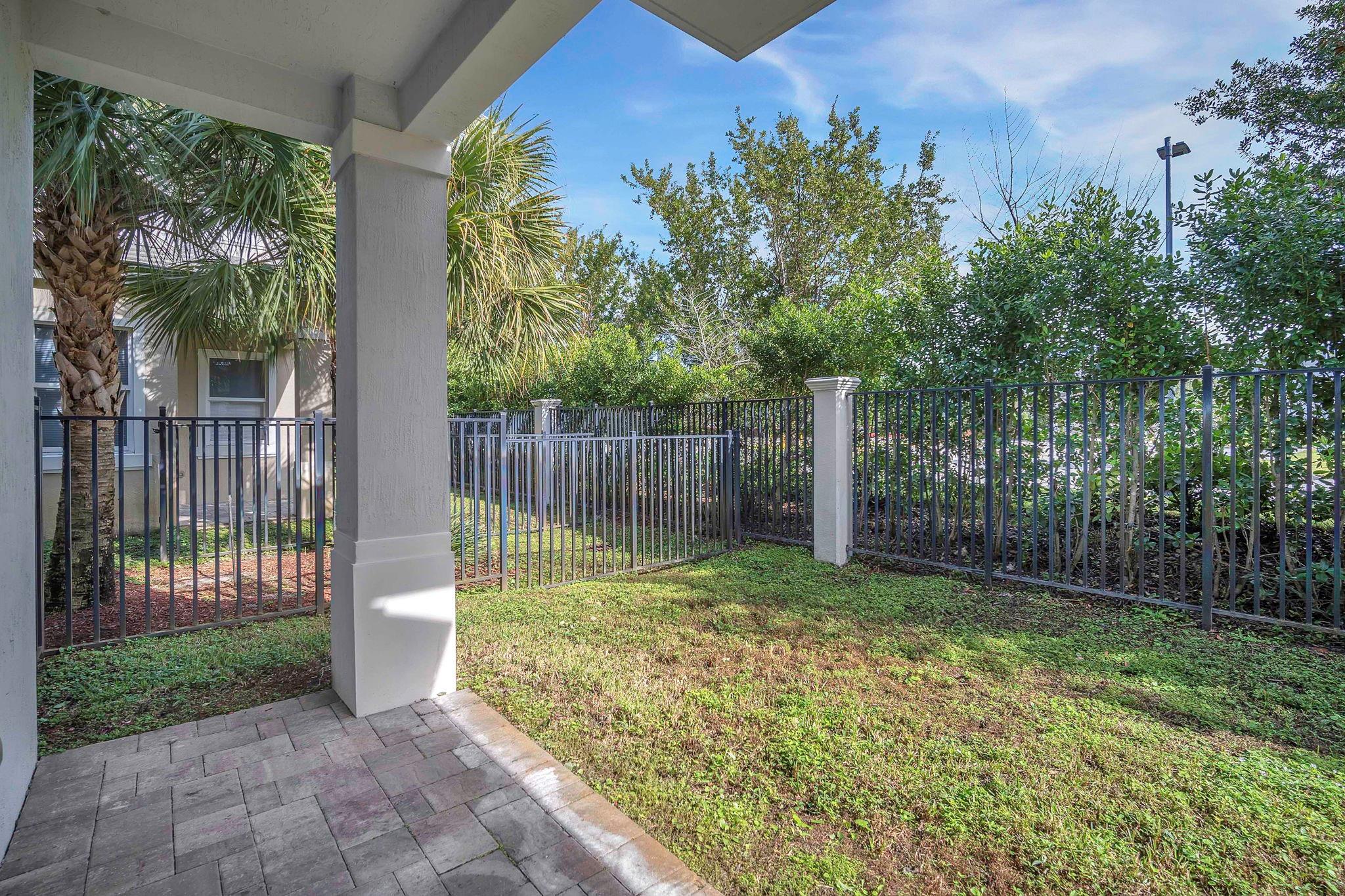 IN THE PINES - Residential Lease