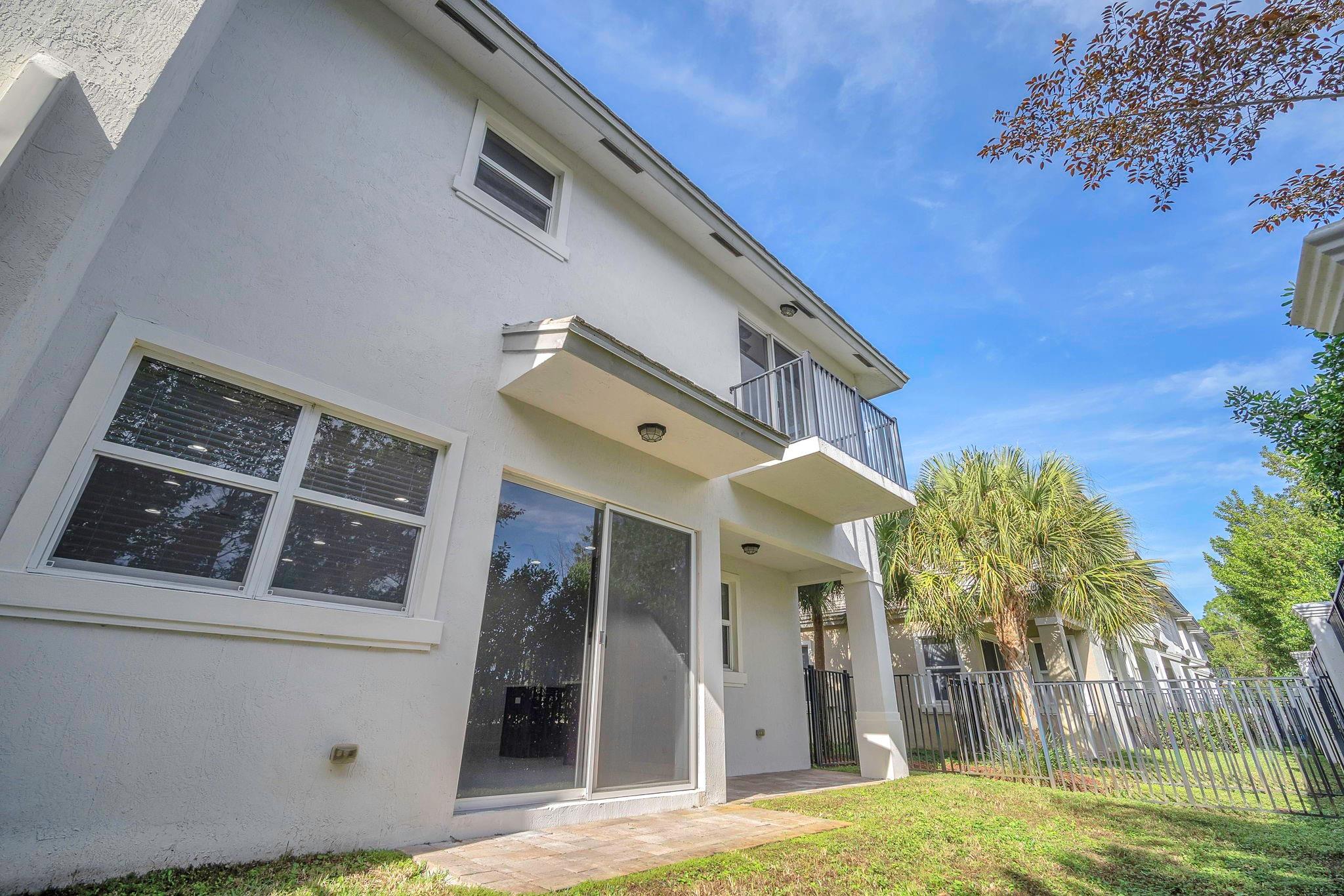 IN THE PINES - Residential Lease