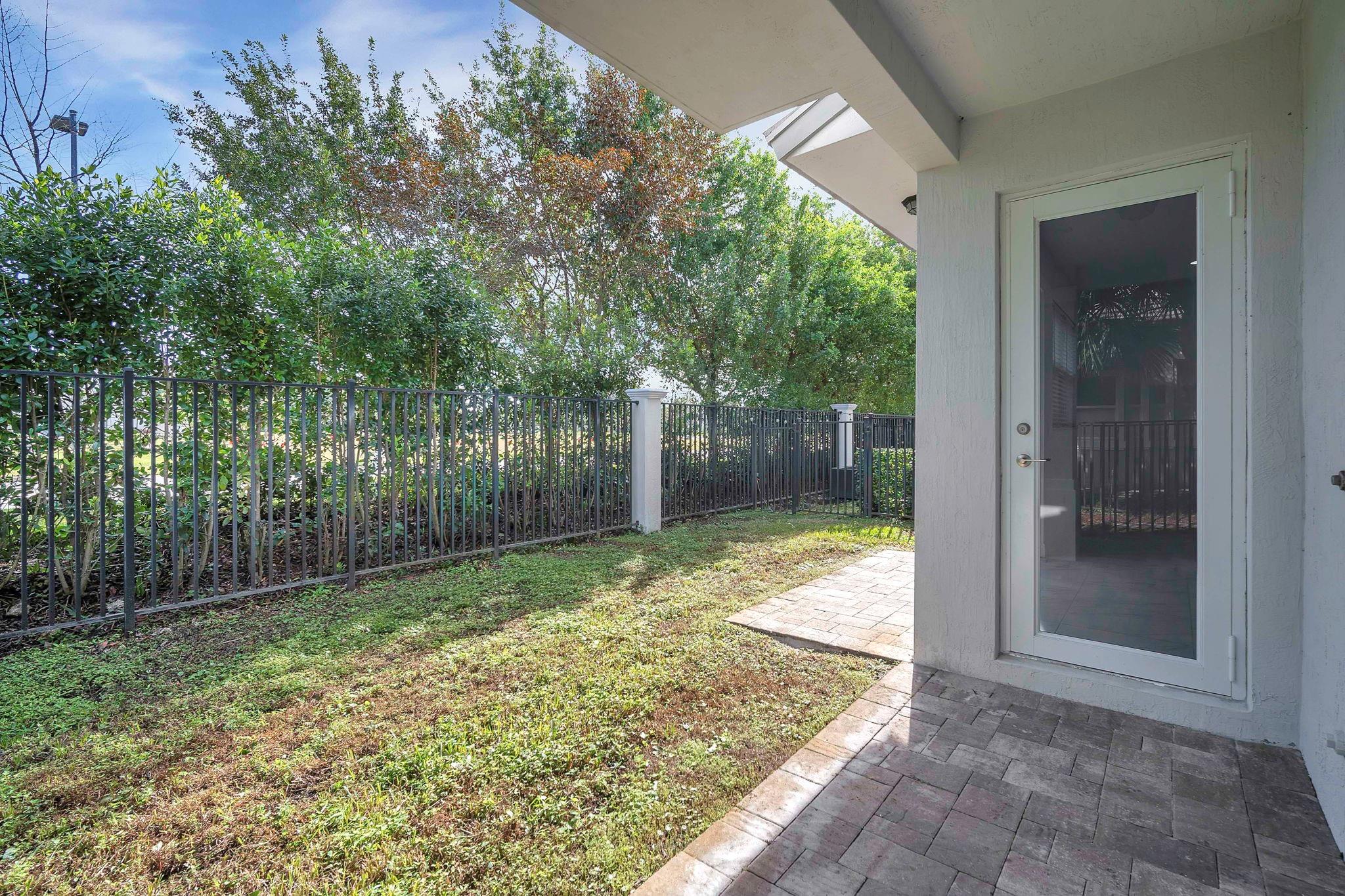 IN THE PINES - Residential Lease