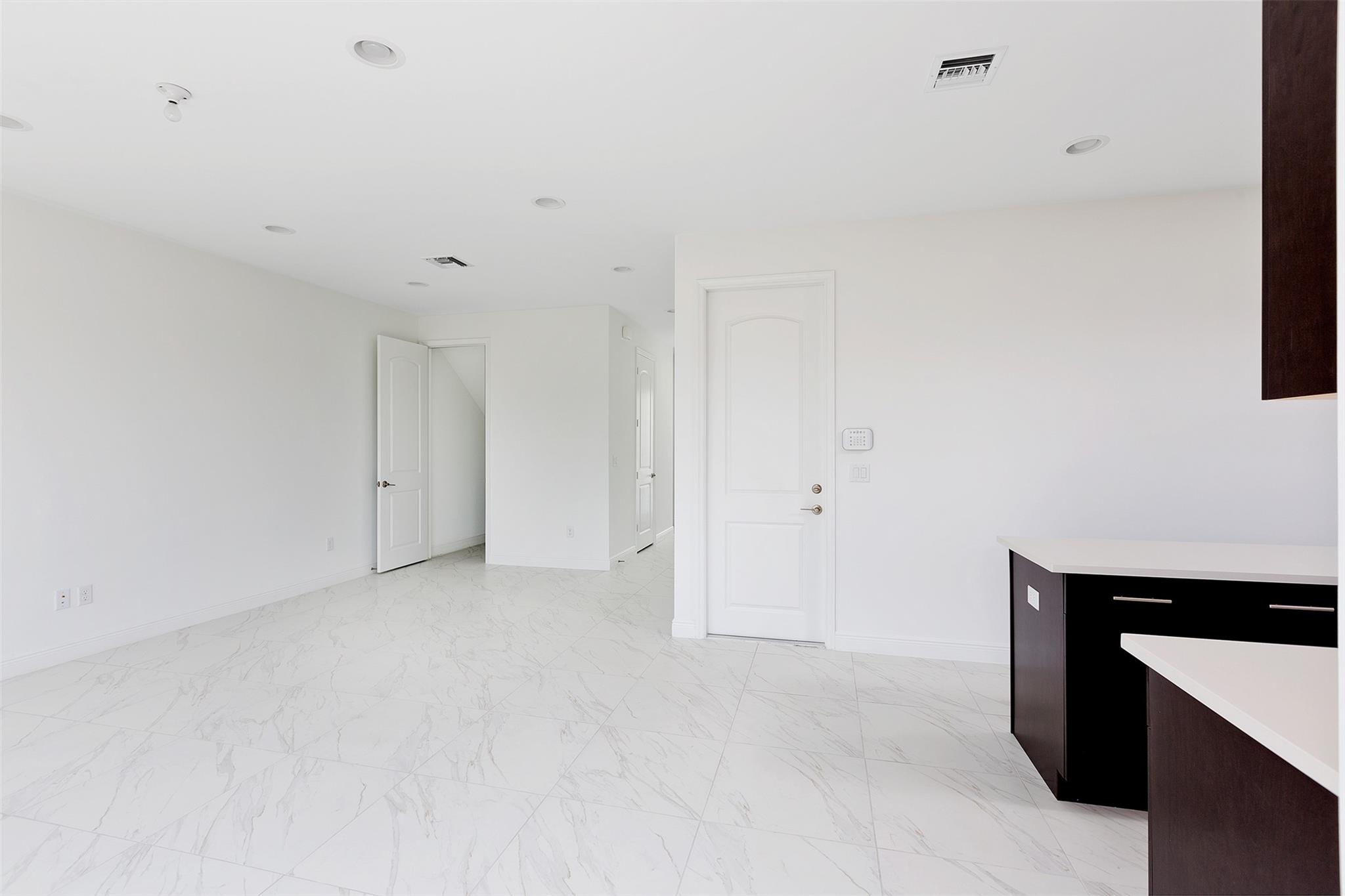 IN THE PINES - Residential Lease