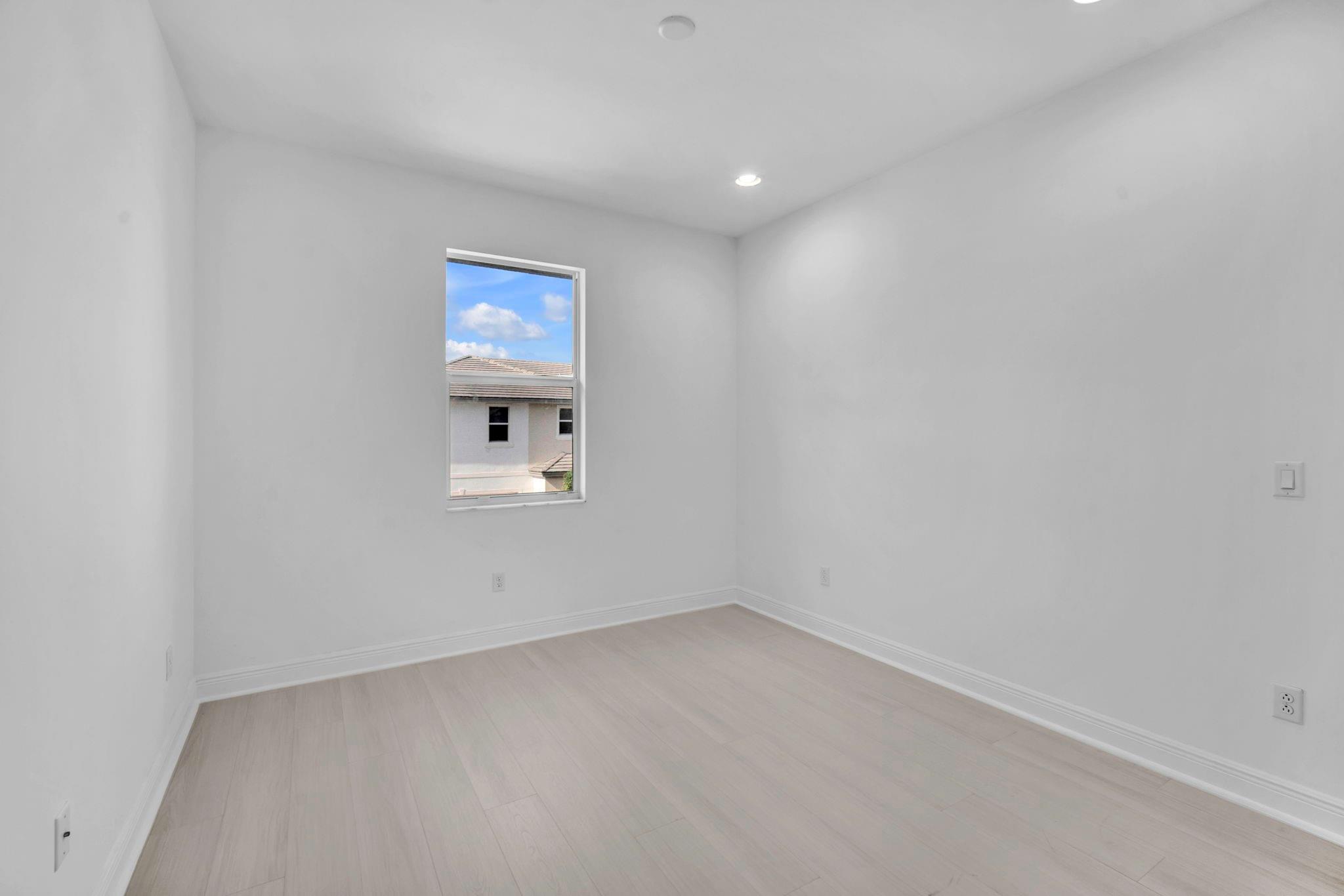 IN THE PINES - Residential Lease