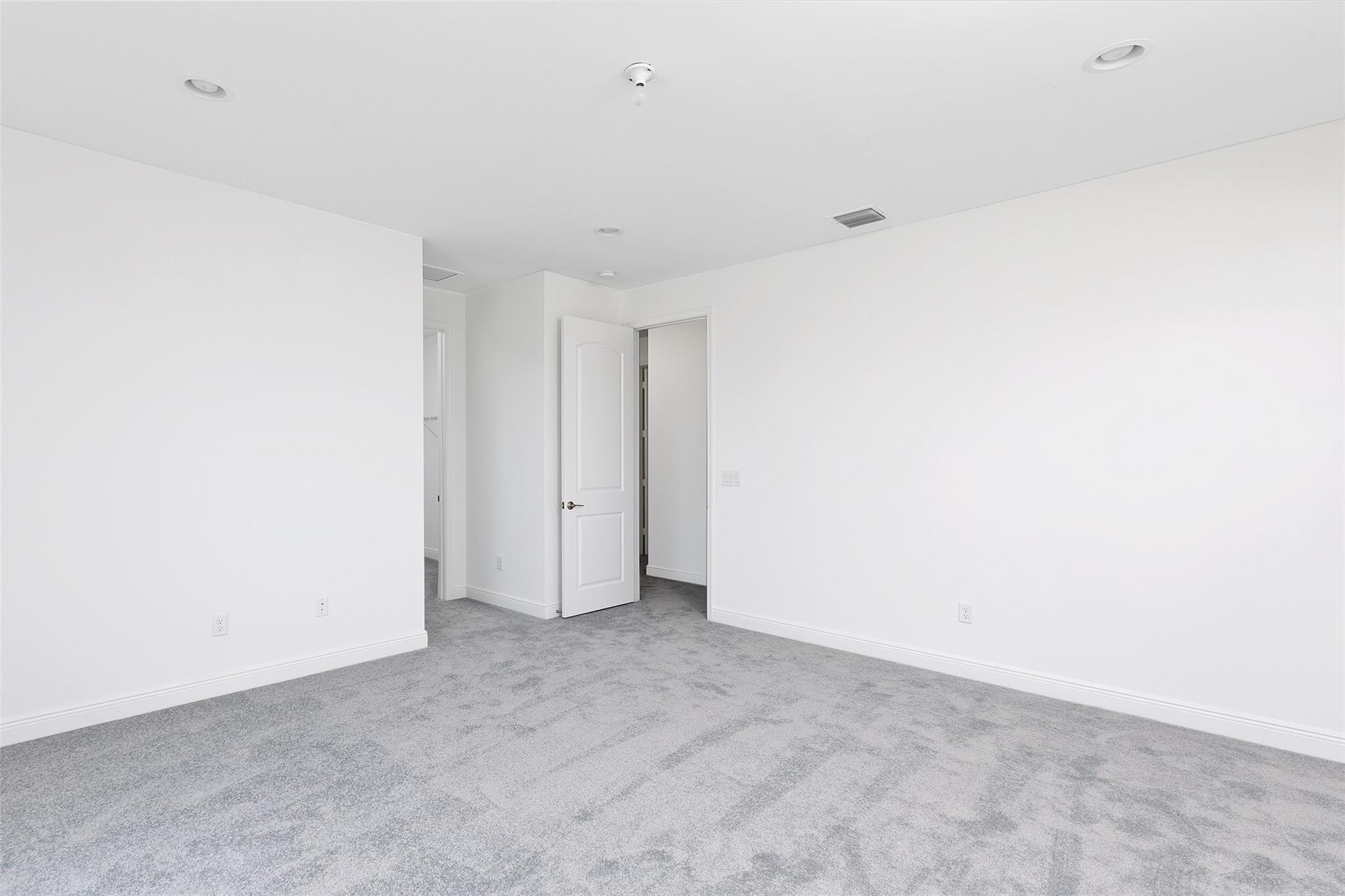 IN THE PINES - Residential Lease