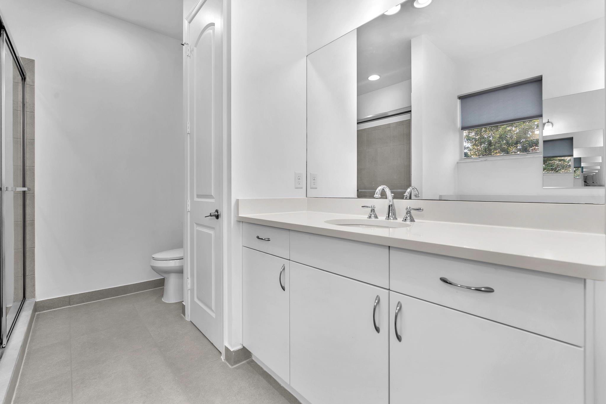 IN THE PINES - Residential Lease