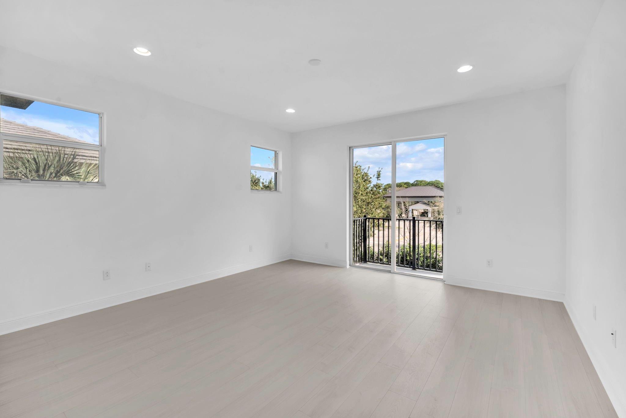 IN THE PINES - Residential Lease